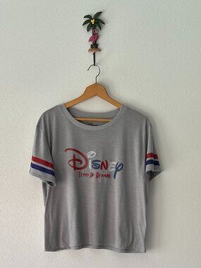 Disney Free to Dream Graphic Tee Women’s 3XL Gray Patriotic Red White Blue